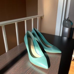Le Chateau High Heel Pumps